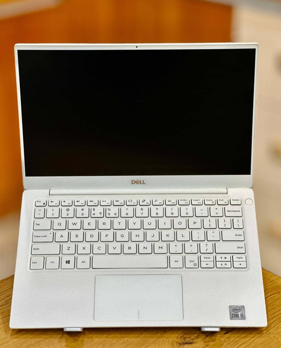 3EB01BB6-1148-4AB5-A0B4-41846542B7C0.jpg Dell XPS 7390, Core i5 10th Gen, White - Image 1