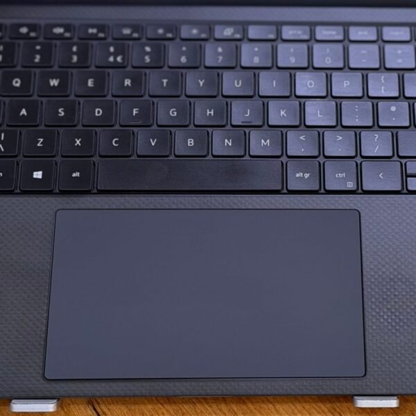 Dell Precision 5550, Core i7 10th Gen 10850H, NVIDIA Quadro T1000 4GB - Image 2