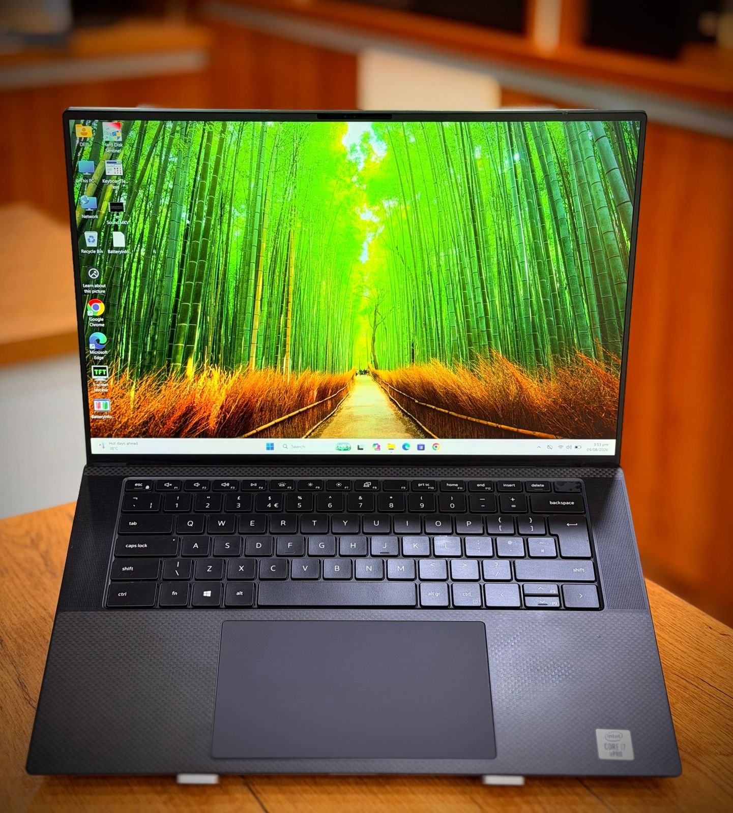 4B84689C-60E8-4D4F-94B2-167C6264A92C.jpg Dell Precision 5550, Core i7 10th Gen 10850H, NVIDIA Quadro T1000 4GB - Image 1