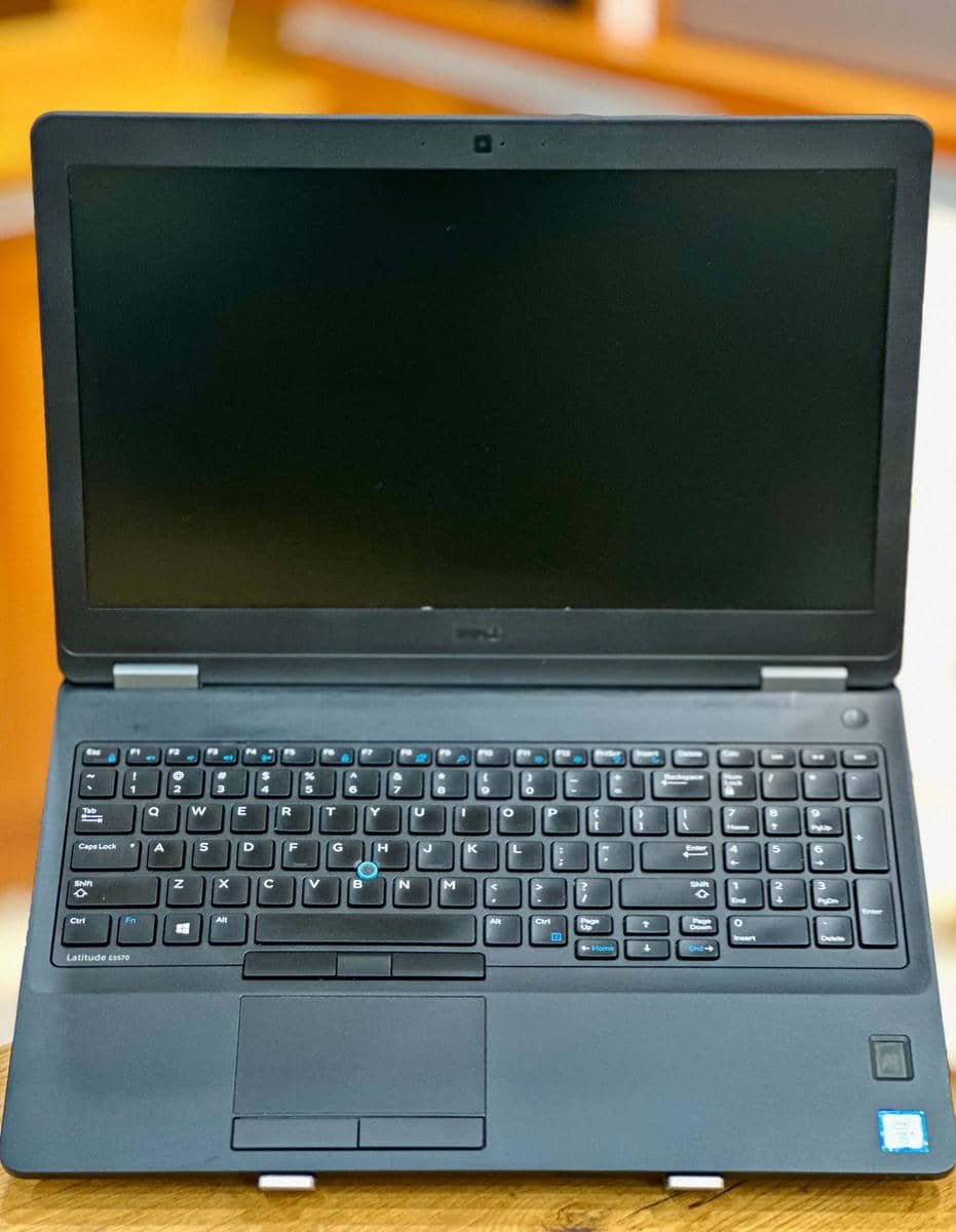 77B7A2F9-59D5-4AC0-9E9A-F59E3FC7F1FB.jpg Dell Latitude 5570, Core i5 6th Gen HQ, 8GB/256GB - Image 1