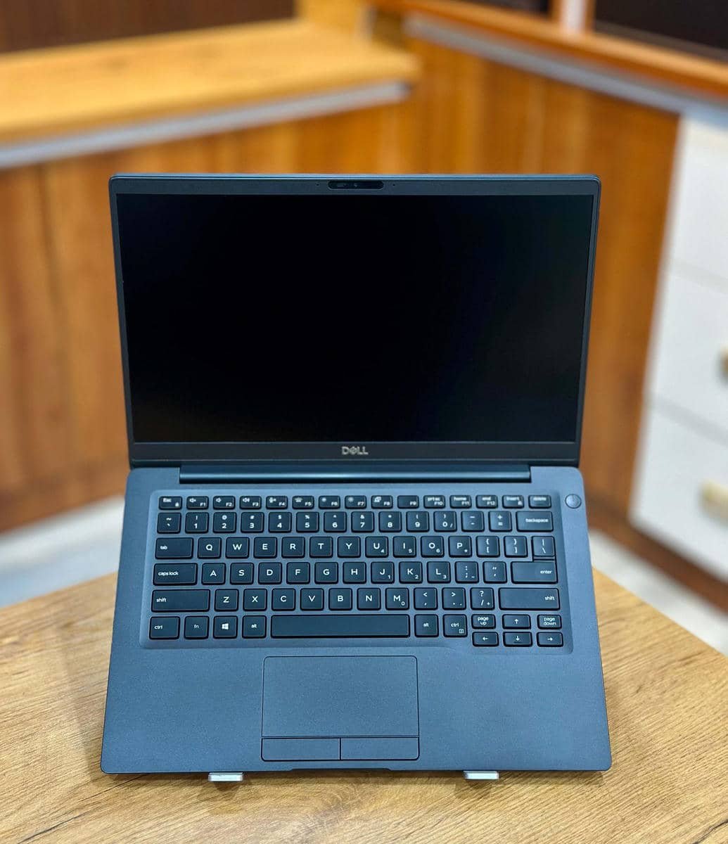 7F920CBB-E5C9-4297-A3BF-1D194187E53E.jpg Dell Latitude 7400, Core i7 8th Gen, Carbon Fibre, Like New - Image 1