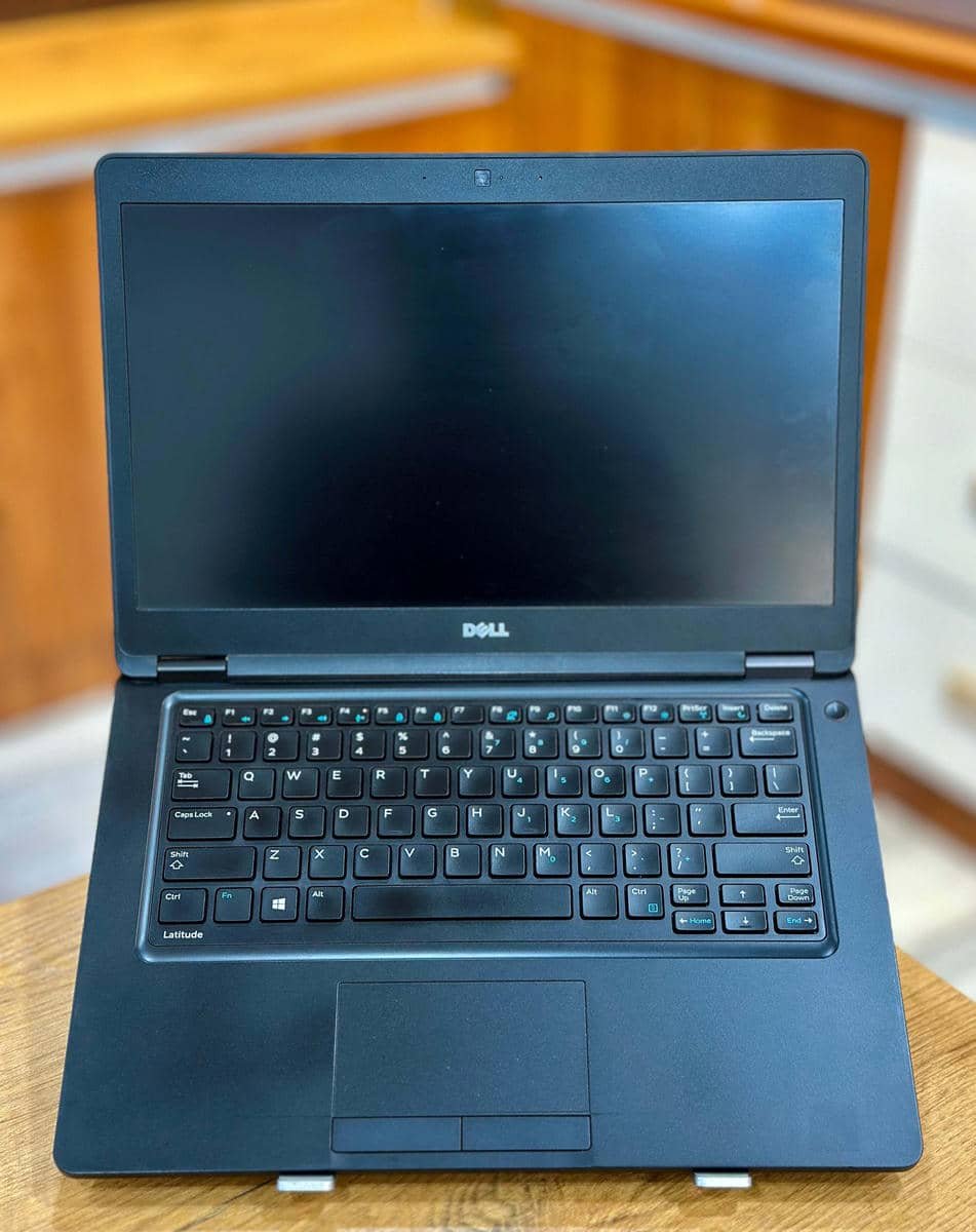 D3D25EEC-F49F-45D6-9765-A10DE1B7F3BC.jpg Dell Latitude 5480, Core i7 7th Gen, 8/256 - Image 1