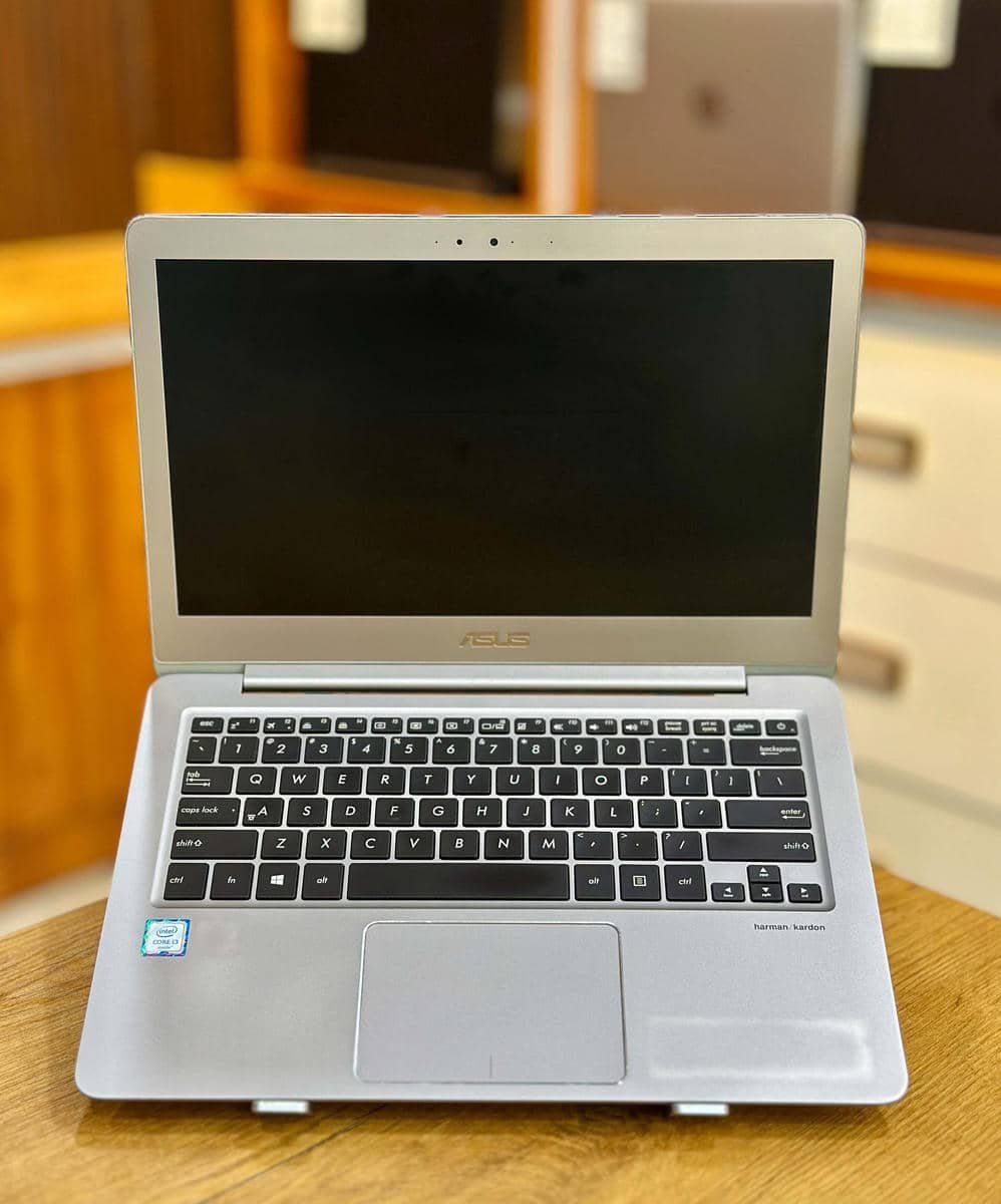 E4C4C033-BCCA-4070-8E32-5FFB240B5686.jpg ASUS ZenBook UX Ultra-Slim, Core i7 7th Gen, 8GB/256GB, Aluminum Body - Image 1