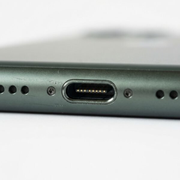 Apple iPhone 11 Pro Max 256GB – Midnight Green, Factory Unlocked, PTA Approved (Free Charger & Cover) - Image 3